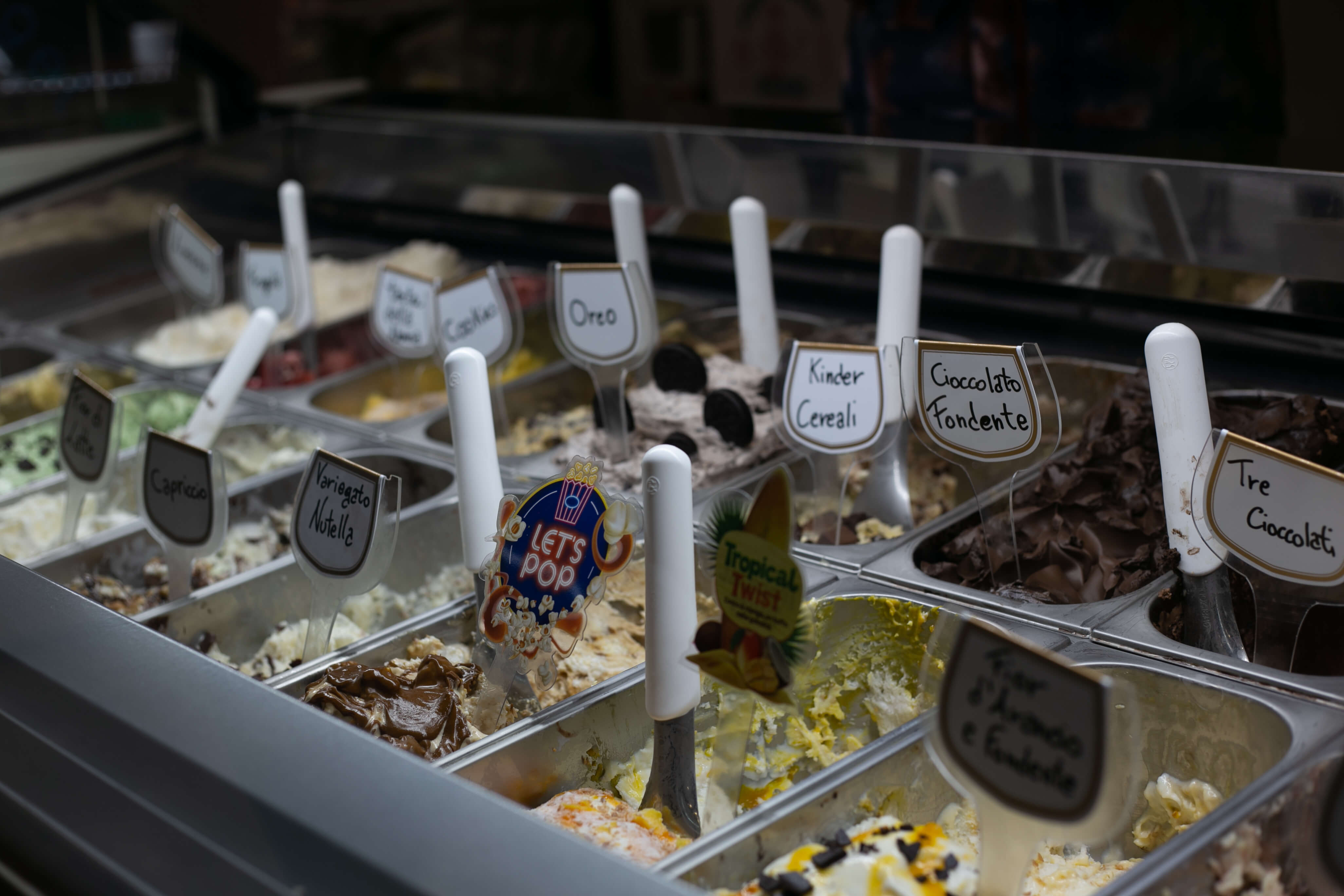 Gusti variegati di gelato artigianale